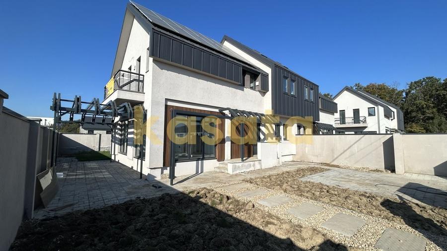 Duplex cu 4 camere cu Canalizare în Balotești