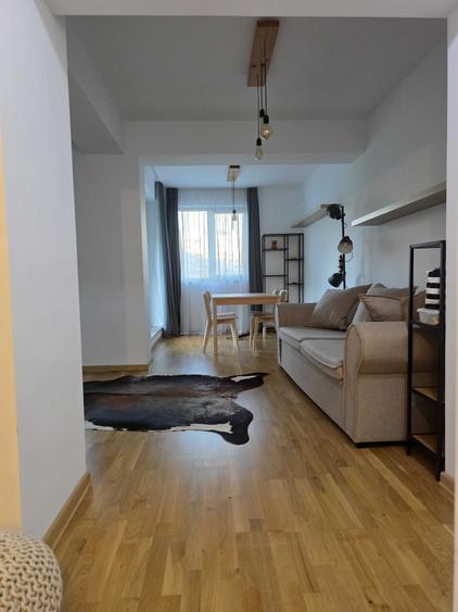 Apartament cu 2 camere decomandat în Centrul Istoric