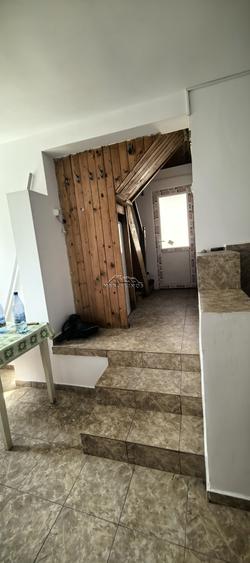 Casă individuală cu 3 camere cu Canalizare în Central