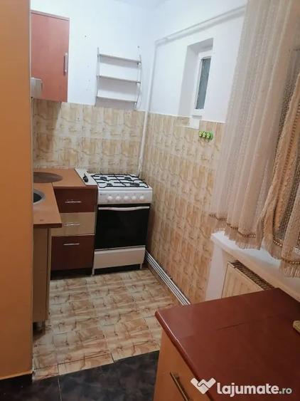 Garsonieră decomandată în Exercițiu