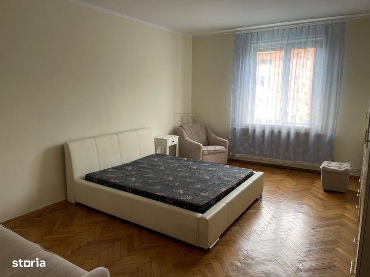 Apartament cu 3 camere decomandat în Medicină