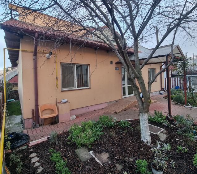 Casă individuală cu 5 camere cu Canalizare în Năvodari