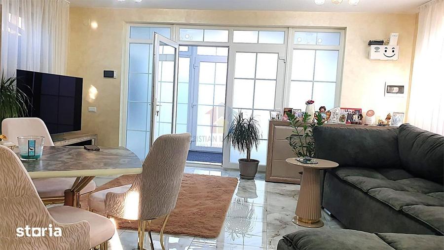 Casă cu 6 camere decomandat cu Teren 280 Mp în Chercea
