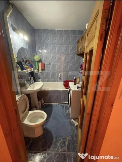 Apartament cu 3 camere decomandat, mobilat în Siret