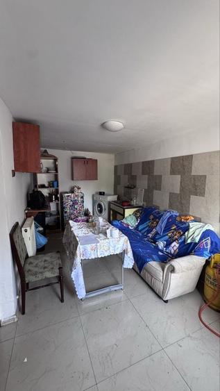 Casă cu 3 camere în Romanești