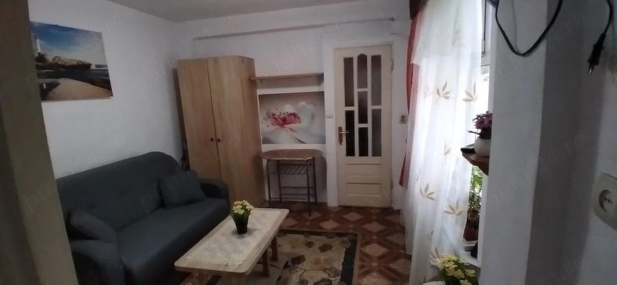 Casă cu 6 camere cu Teren 275 Mp în Central