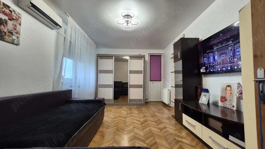 Apartament cu 2 camere decomandat în 1 Decembrie