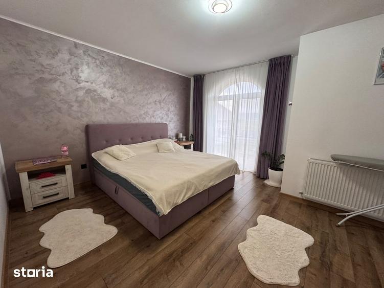 Casă cu 4 camere cu Canalizare în Cristian