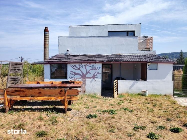 Casă cu 5 camere cu Teren 494 Mp în Ciurila
