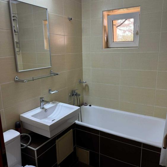 Apartament cu 2 camere semidecomandat, mobilat în Central