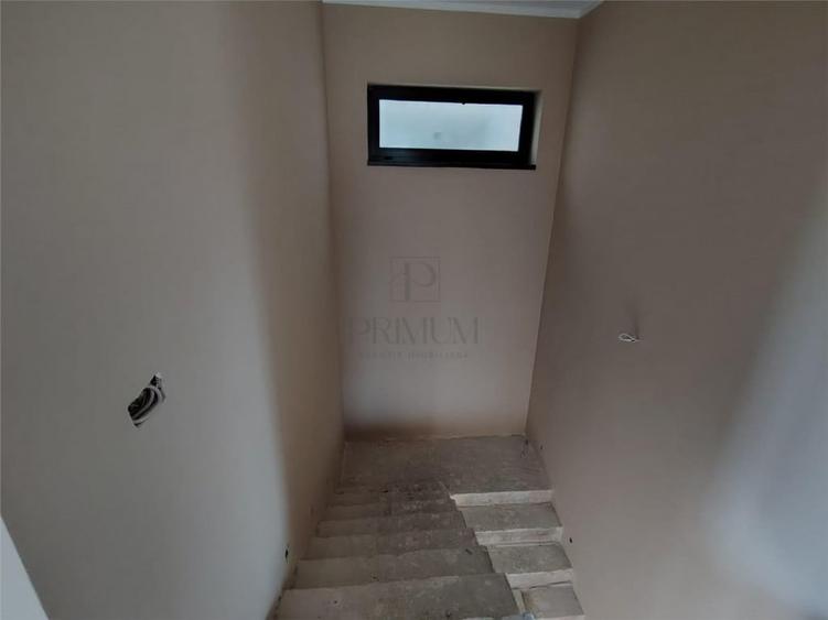 Duplex despartit prin C.T. - spatios - 5 camere - bucatarie - 8
