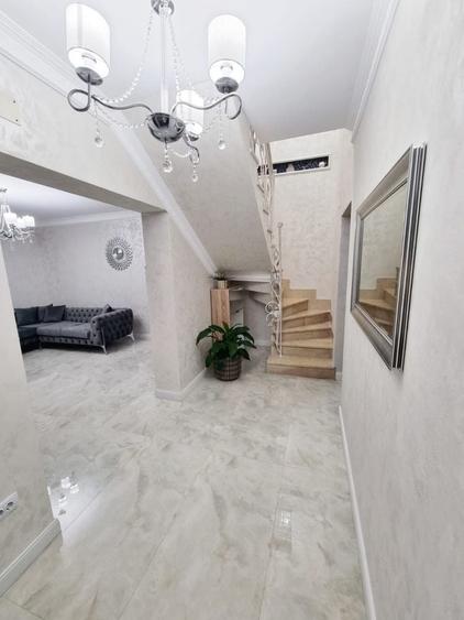 Casă cu 3 camere în Central