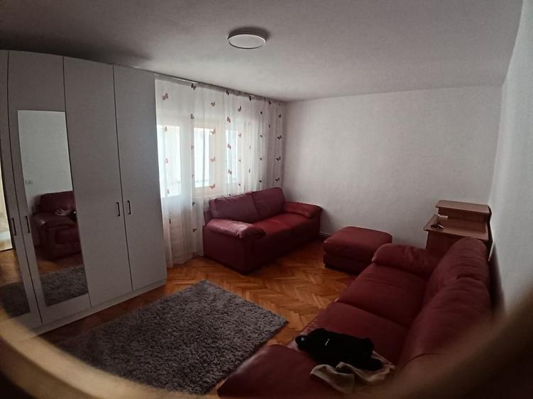Apartament cu 2 camere decomandat în Unirii Sud
