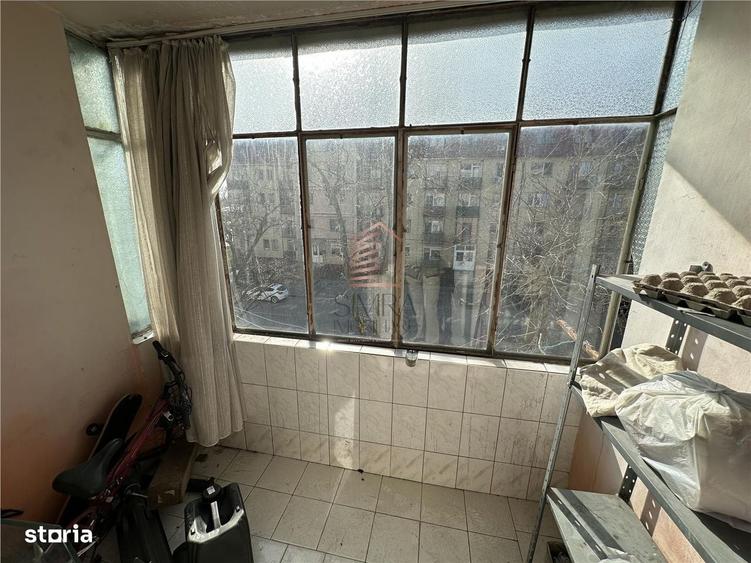 Apartament cu 3 camere semidecomandat în Central
