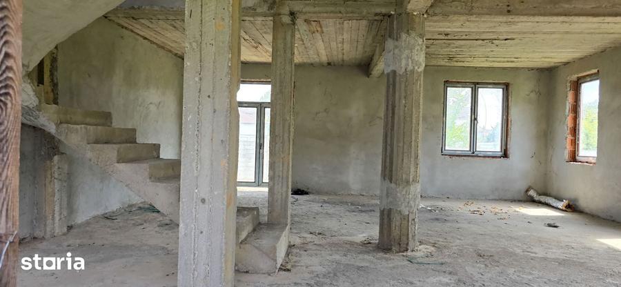 Spațiu comercial, de 4,300 mp, în Corbeanca