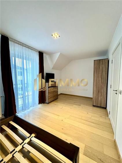 Duplex cu 3 camere cu Canalizare în Est