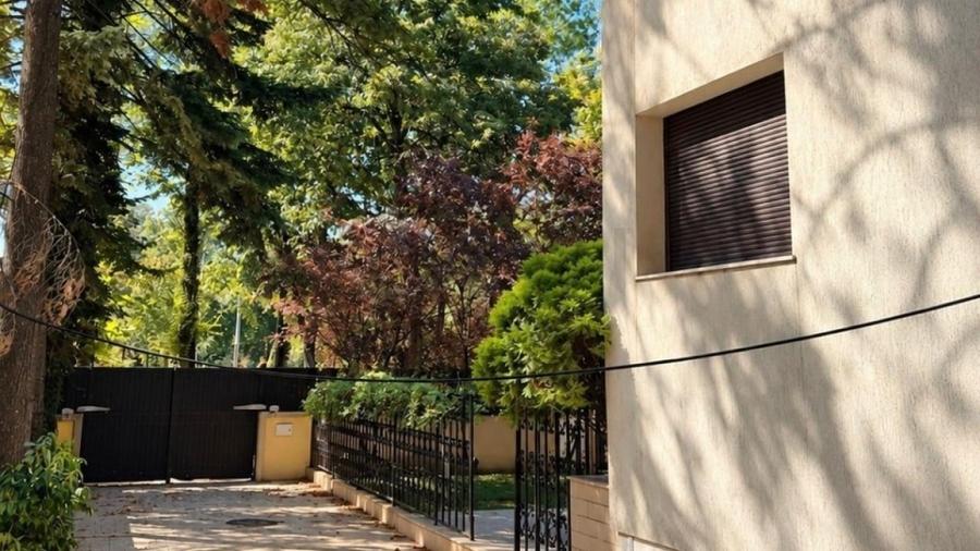 Casă individuală cu 14 camere cu Teren 1220 Mp în Aviatorilor