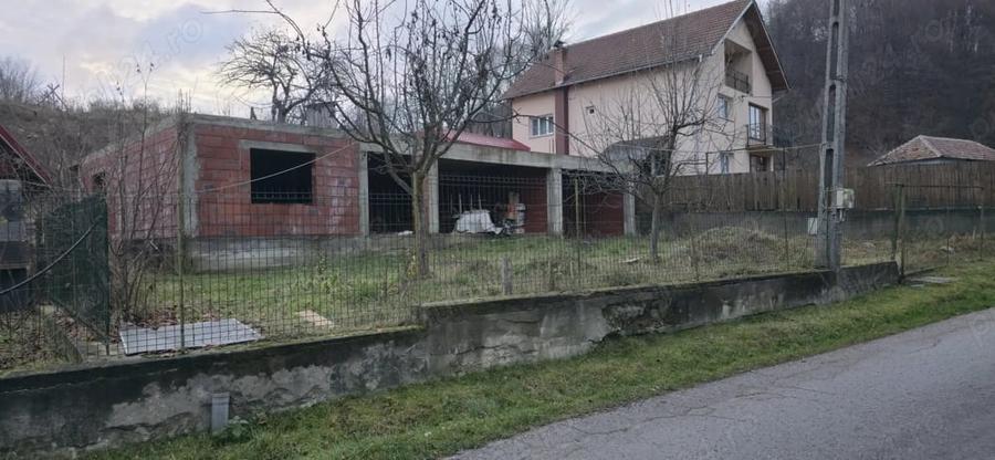 Casă în Central