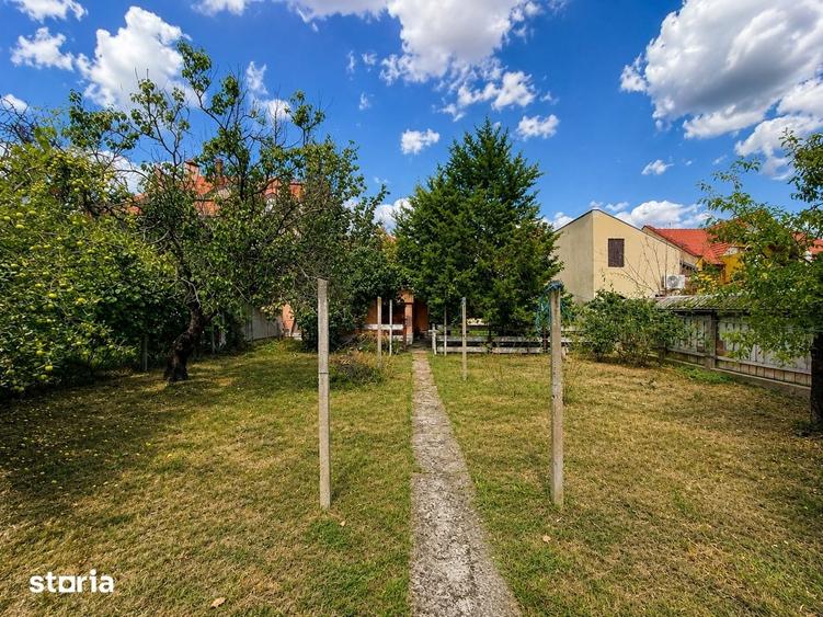 Casă cu 5 camere semidecomandat cu Teren 500 Mp în Central