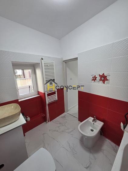 Apartament cu 2 camere semidecomandat, mobilat în P-ța Unirii
