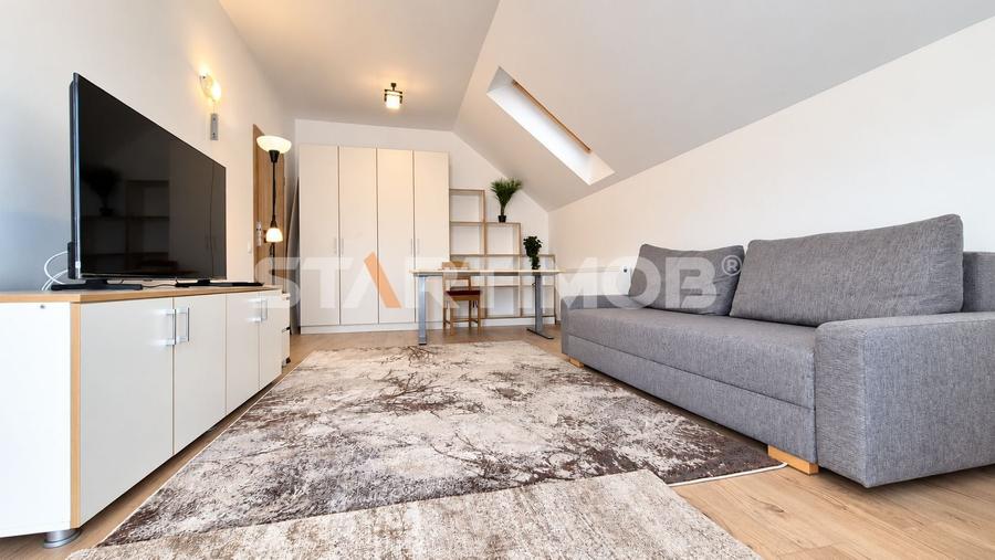 Apartament cu 2 camere decomandat, mobilat în Tractorul