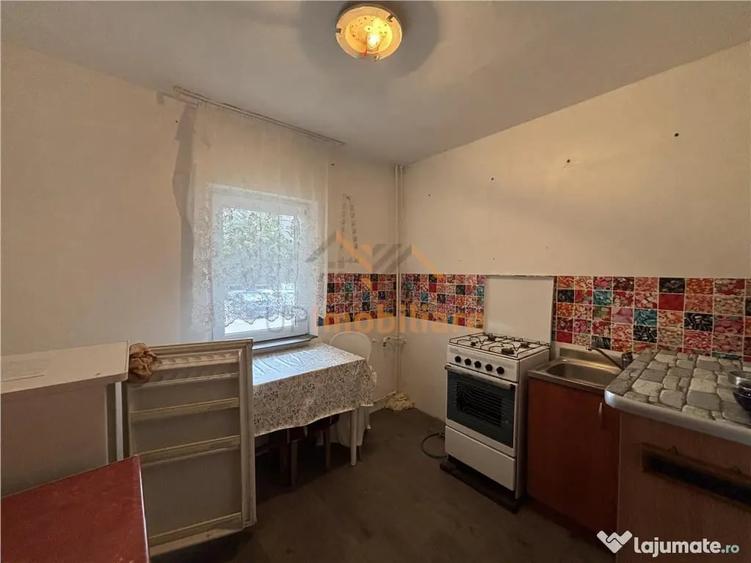 Apartament cu 3 camere decomandat în Decebal