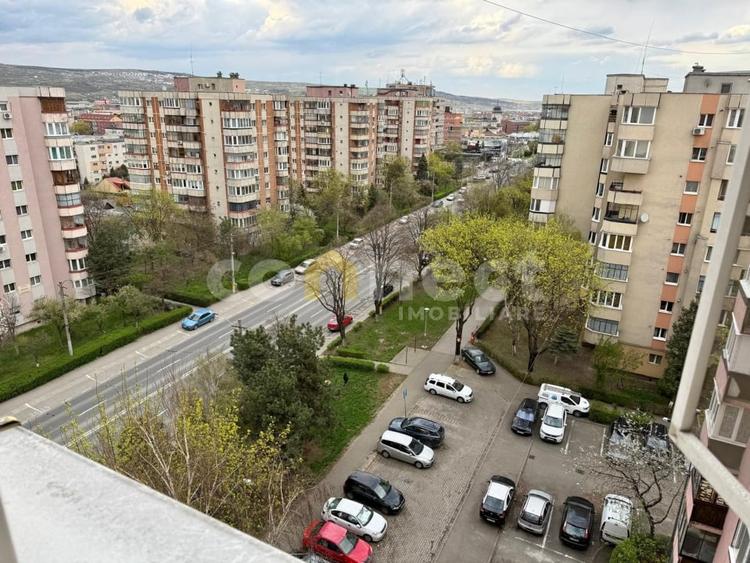 Apartament cu 4 camere decomandat, mobilat în Mărăști