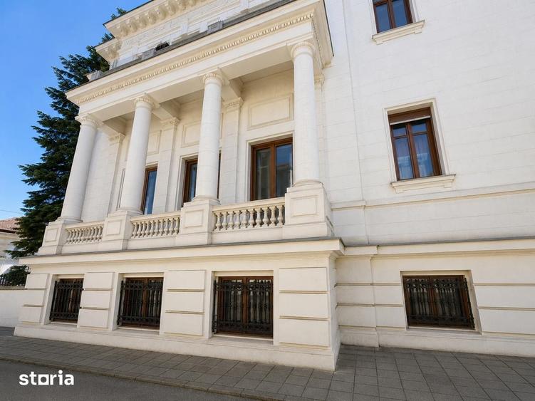 Spațiu comercial, de 3,500 mp, în Victoriei