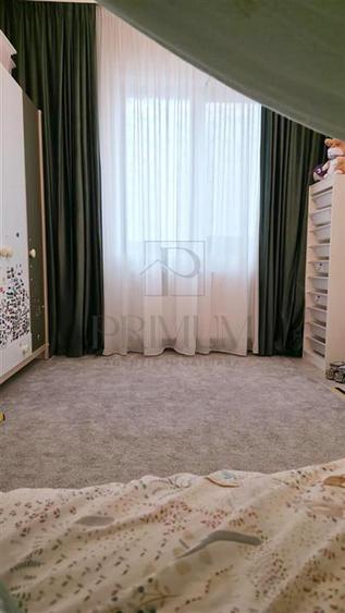 Apartament cu 4 camere decomandat, mobilat în Dumbrăvița