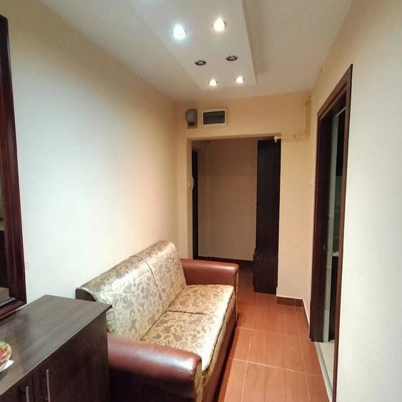 Apartament cu 3 camere semidecomandat în Circumvalațiunii