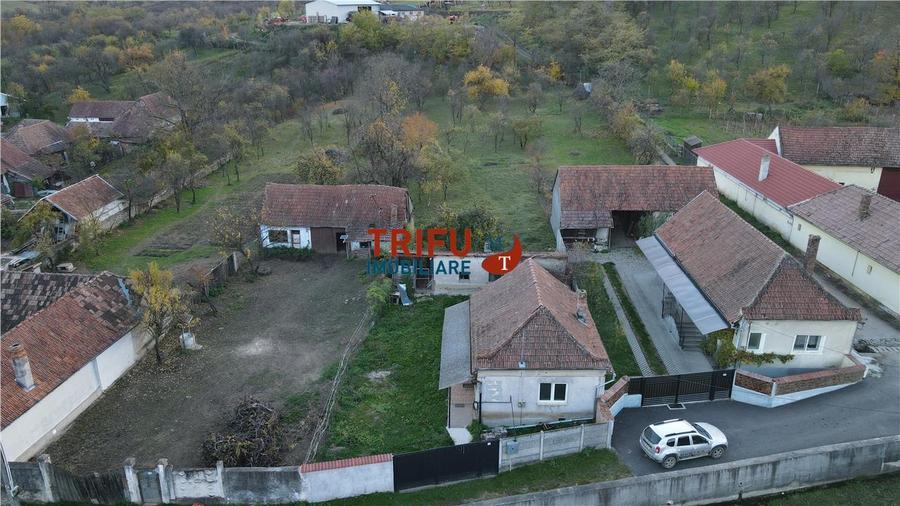 Casă individuală cu 2 camere cu Teren 1534 Mp în Cricău
