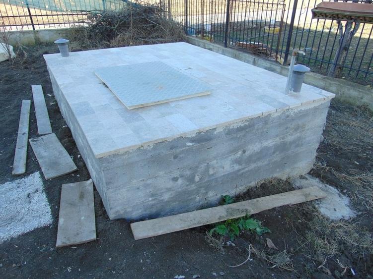 Casă individuală cu 7 camere cu Canalizare în Gulia