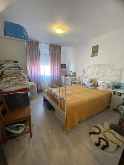 Apartament cu 3 camere semidecomandat în Militari