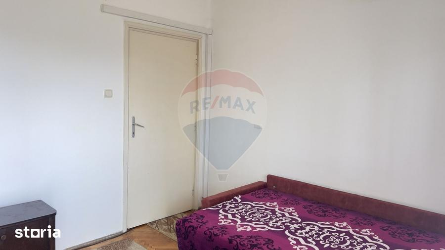 Apartament cu 3 camere semidecomandat în Podgoria