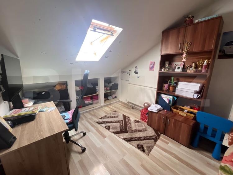 Apartament cu 3 camere decomandat, mobilat în Decebal