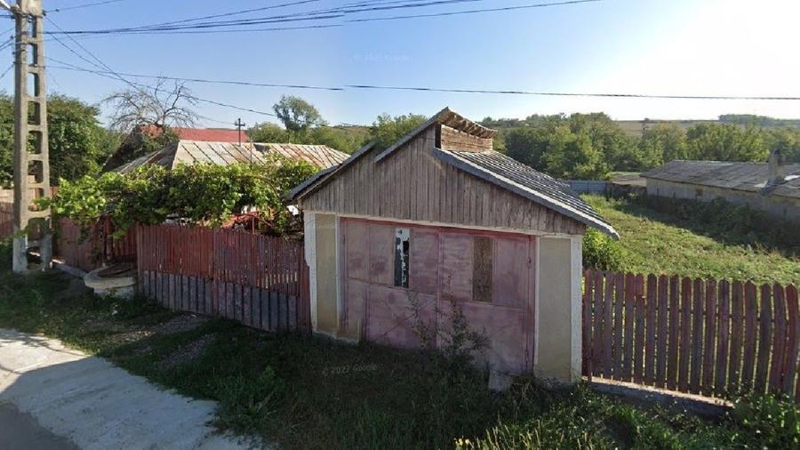 Casă individuală cu 4 camere cu Teren 3400 Mp în Buciumeni