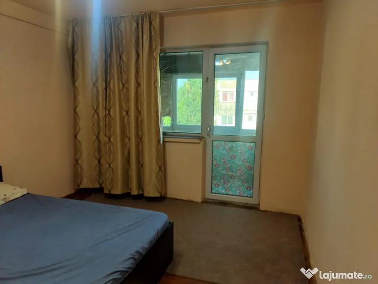 Apartament cu 3 camere decomandat în Valea Rosie