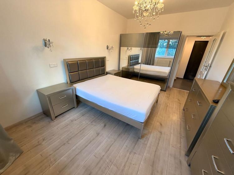 Apartament cu 3 camere decomandat în Muncii
