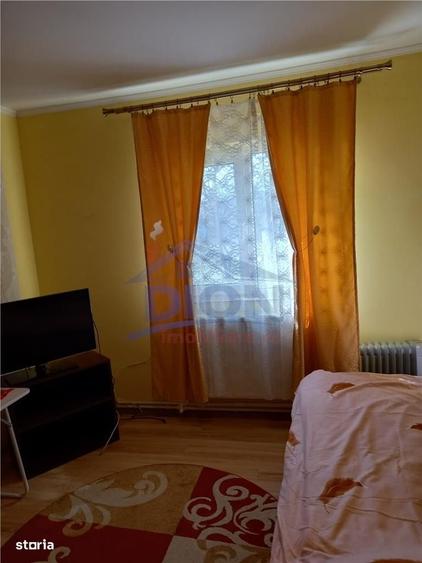 Casă cu 4 camere în Central