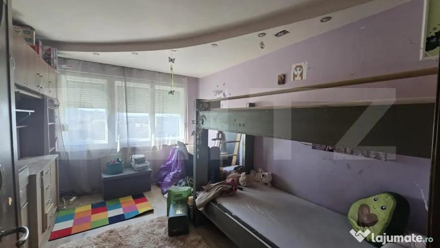 Apartament cu 3 camere decomandat în Micro 14