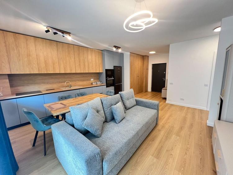 Apartament cu 2 camere semidecomandat, mobilat în Florești