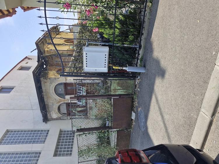 Casă cu 3 camere cu Teren 171 Mp în Central