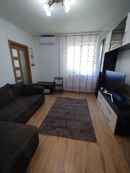 Apartament cu 2 camere semidecomandat în 1 Decembrie 1918