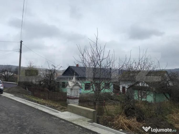 Casă cu 3 camere cu Teren 3400 Mp în Central