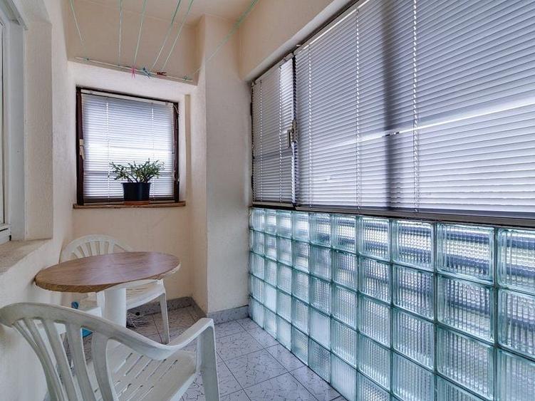 Apartament cu 3 camere decomandat, mobilat în Alba Iulia