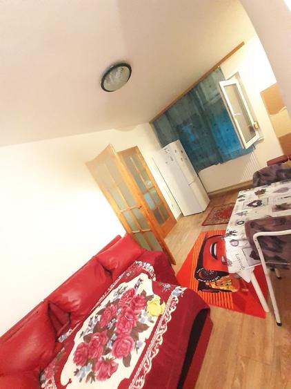 Apartament cu 2 camere nedecomandat, mobilat în P-ța Doina