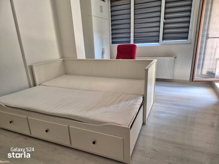 Garsonieră în Titan