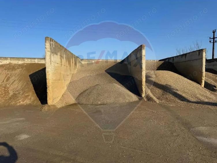 Spațiu comercial, de 2,200 mp, în Nord