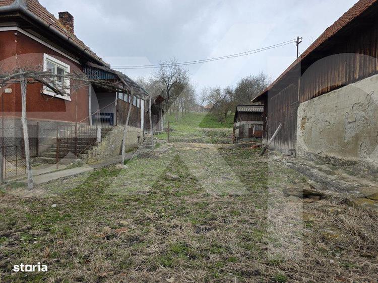 Casa + anexe gospodaresti pe teren generos in Rediu, com. Aiton, jud. - 4