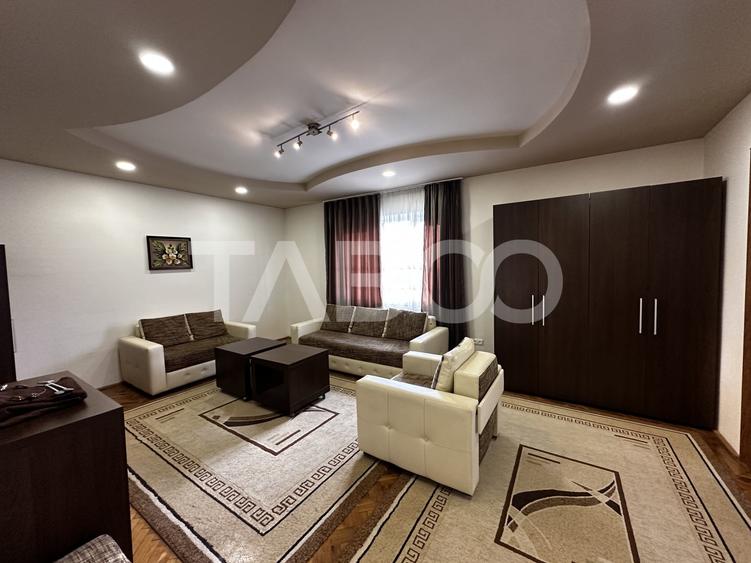 Apartament cu 3 camere decomandat, mobilat în Sub Arini